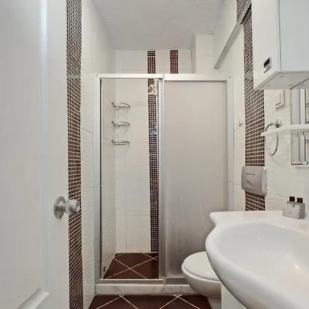 Apartment Cute & Cozy City-center Spacious 2bd Home! #276 Istanbul